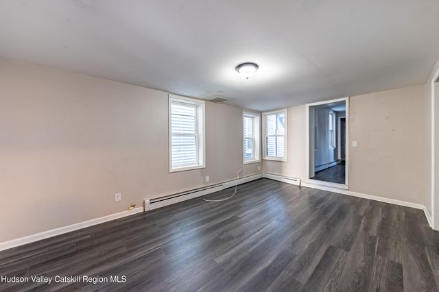 677 2nd Avenue, Troy, NY 12180