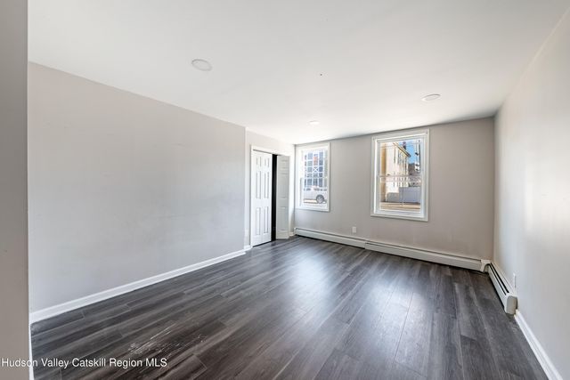 677 2nd Avenue, Troy, NY 12180