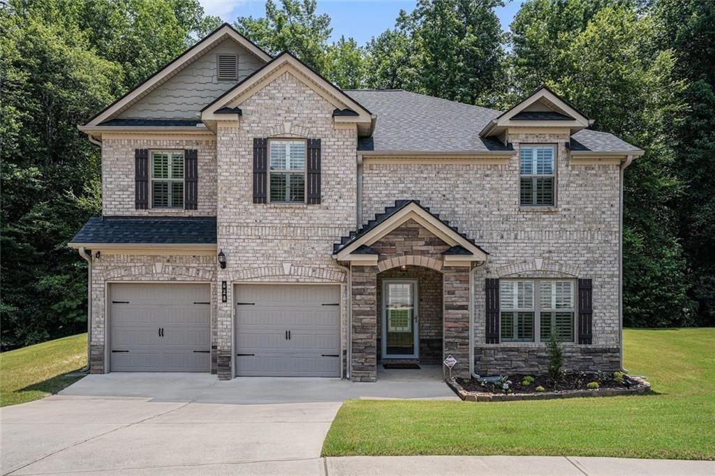628 Stream Court, Fairburn, GA 30213