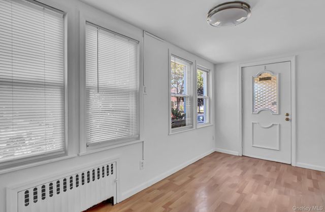 100 Irving Avenue, Floral Park, NY 11001