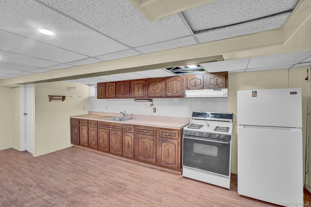 100 Irving Avenue, Floral Park, NY 11001