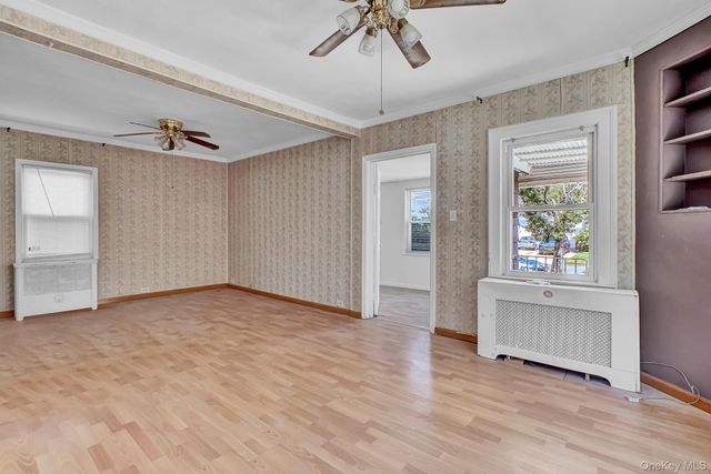 100 Irving Avenue, Floral Park, NY 11001
