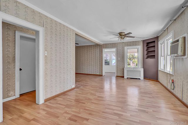 100 Irving Avenue, Floral Park, NY 11001