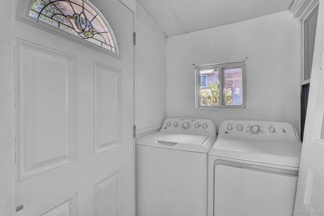 100 Irving Avenue, Floral Park, NY 11001