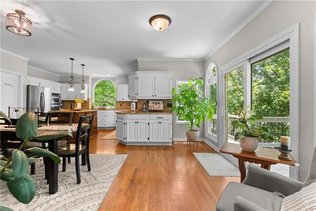 4208 NE Courtney Drive, Lee's Summit, MO 64064