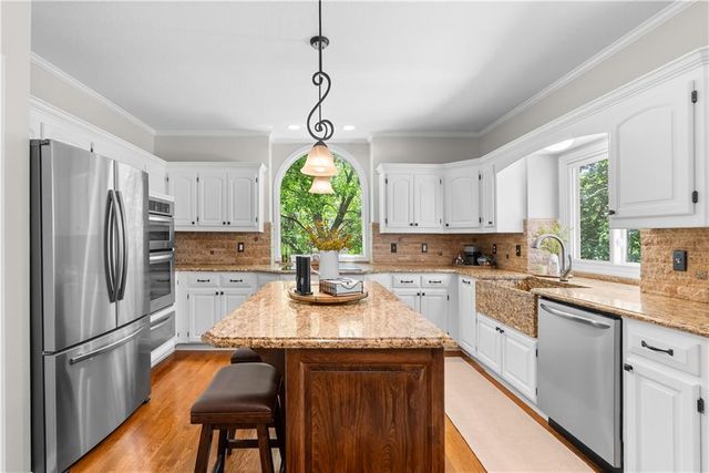 4208 NE Courtney Drive, Lee's Summit, MO 64064