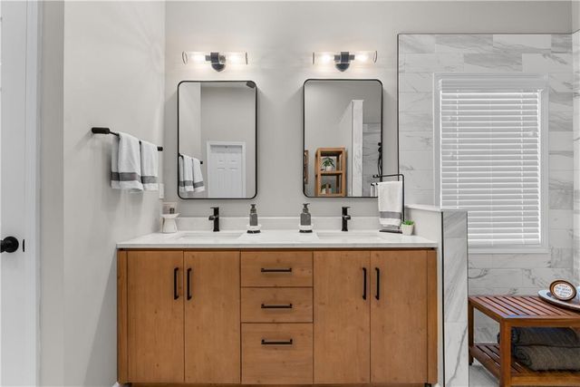 4208 NE Courtney Drive, Lee's Summit, MO 64064