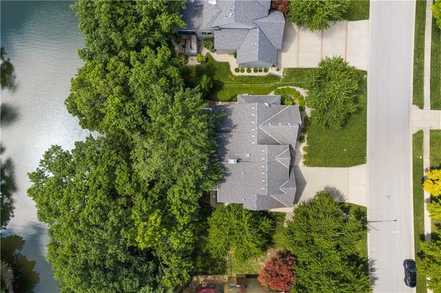 4208 NE Courtney Drive, Lee's Summit, MO 64064