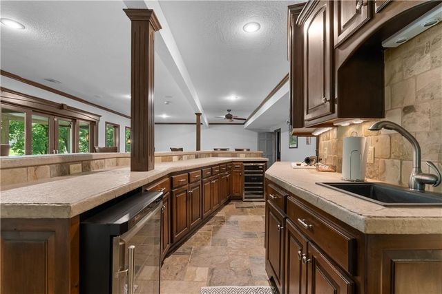 4208 NE Courtney Drive, Lee's Summit, MO 64064