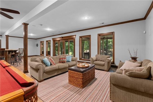 4208 NE Courtney Drive, Lee's Summit, MO 64064
