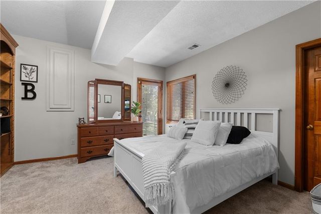 4208 NE Courtney Drive, Lee's Summit, MO 64064