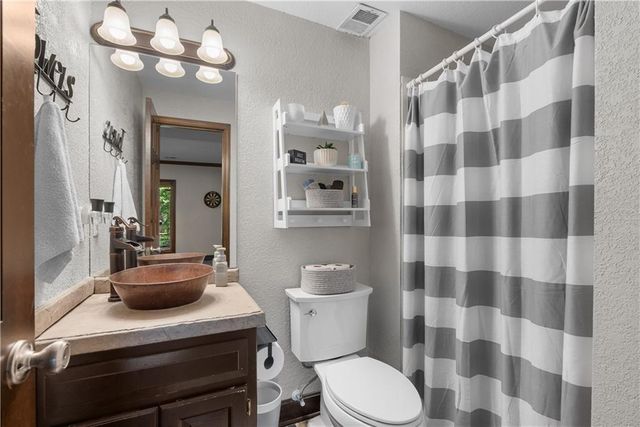 4208 NE Courtney Drive, Lee's Summit, MO 64064