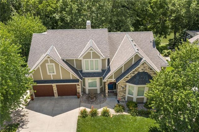 4208 NE Courtney Drive, Lee's Summit, MO 64064