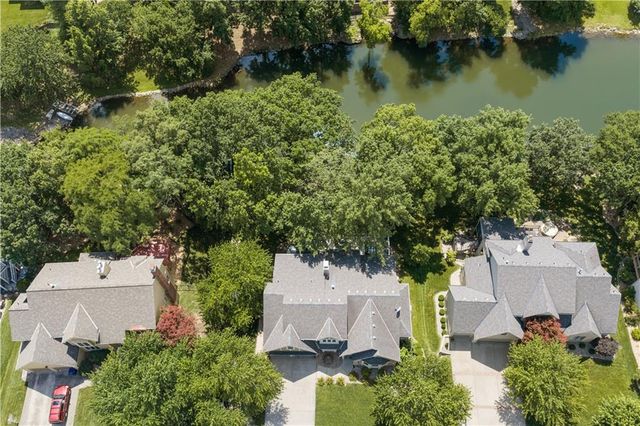 4208 NE Courtney Drive, Lee's Summit, MO 64064