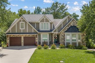 4208 NE Courtney Drive, Lee's Summit, MO 64064