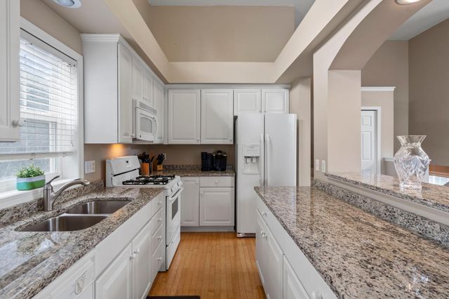 10258 Country Club Alcove, Woodbury, MN 55129