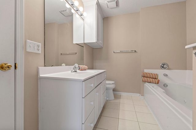 10258 Country Club Alcove, Woodbury, MN 55129