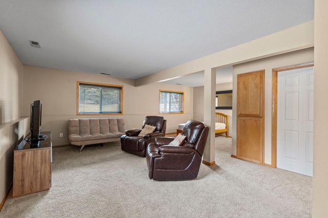 10258 Country Club Alcove, Woodbury, MN 55129