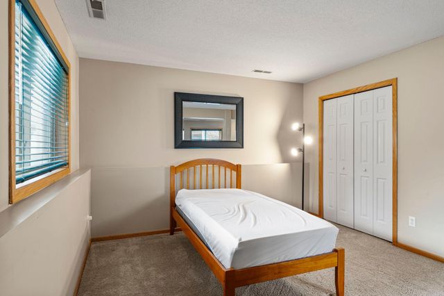 10258 Country Club Alcove, Woodbury, MN 55129