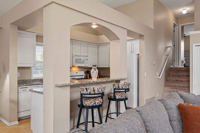 10258 Country Club Alcove, Woodbury, MN 55129