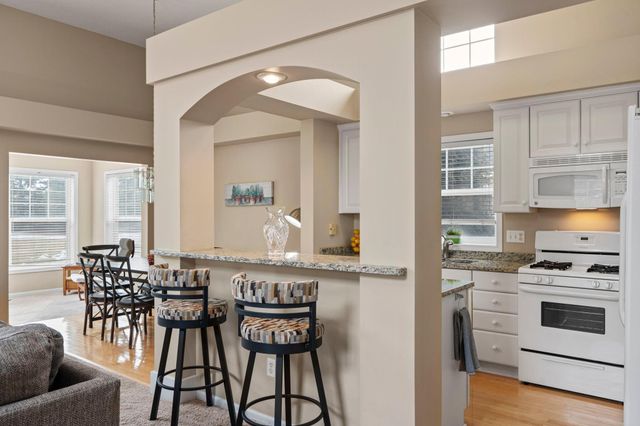 10258 Country Club Alcove, Woodbury, MN 55129