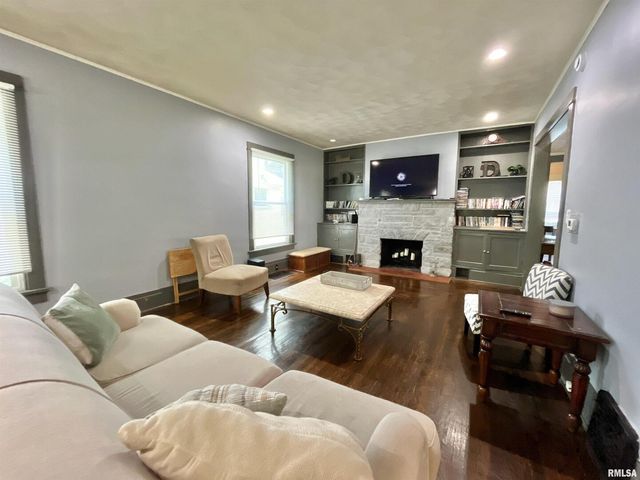 631 5TH Avenue S, Clinton, IA 52732