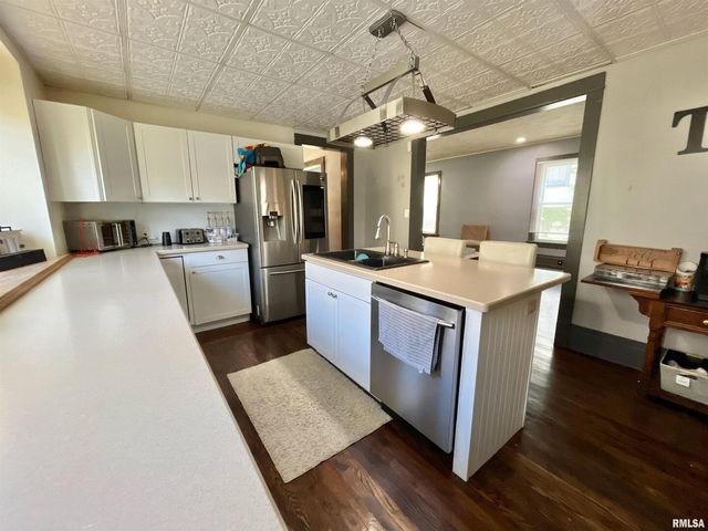 631 5TH Avenue S, Clinton, IA 52732