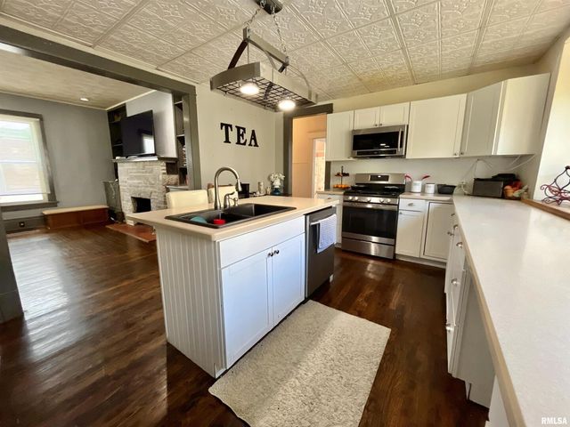 631 5TH Avenue S, Clinton, IA 52732