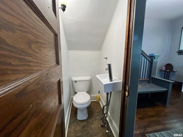 631 5TH Avenue S, Clinton, IA 52732