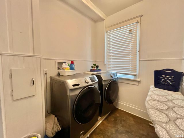 631 5TH Avenue S, Clinton, IA 52732