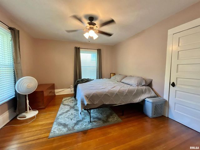 631 5TH Avenue S, Clinton, IA 52732