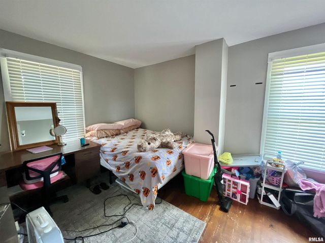 631 5TH Avenue S, Clinton, IA 52732