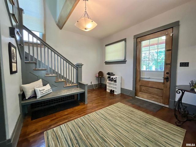 631 5TH Avenue S, Clinton, IA 52732