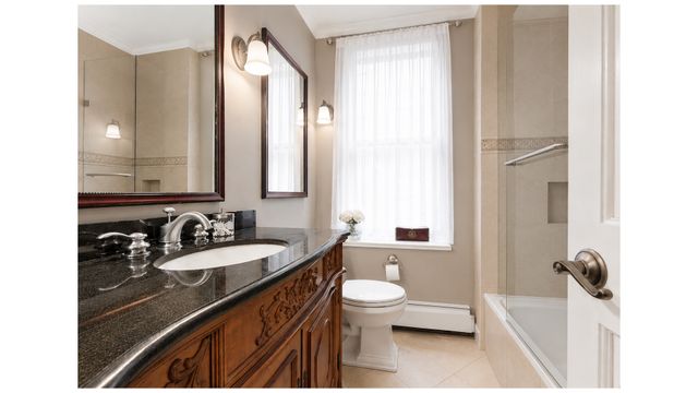 317 W 95th St Apt 2F, New York City, NY 10025