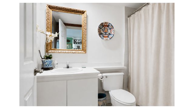 317 W 95th St Apt 2F, New York City, NY 10025