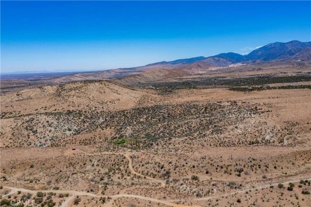 28 118th East, Littlerock, CA 93543