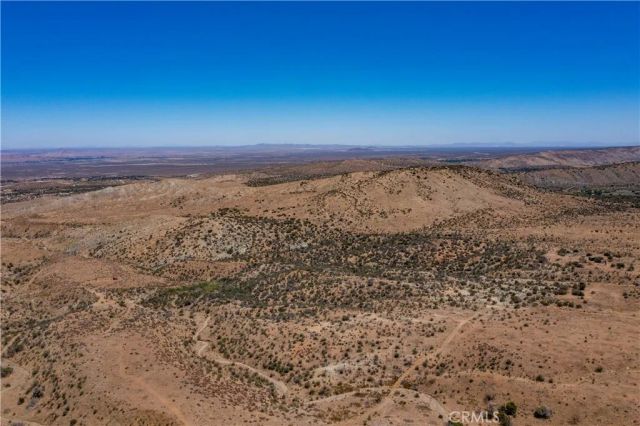 28 118th East, Littlerock, CA 93543