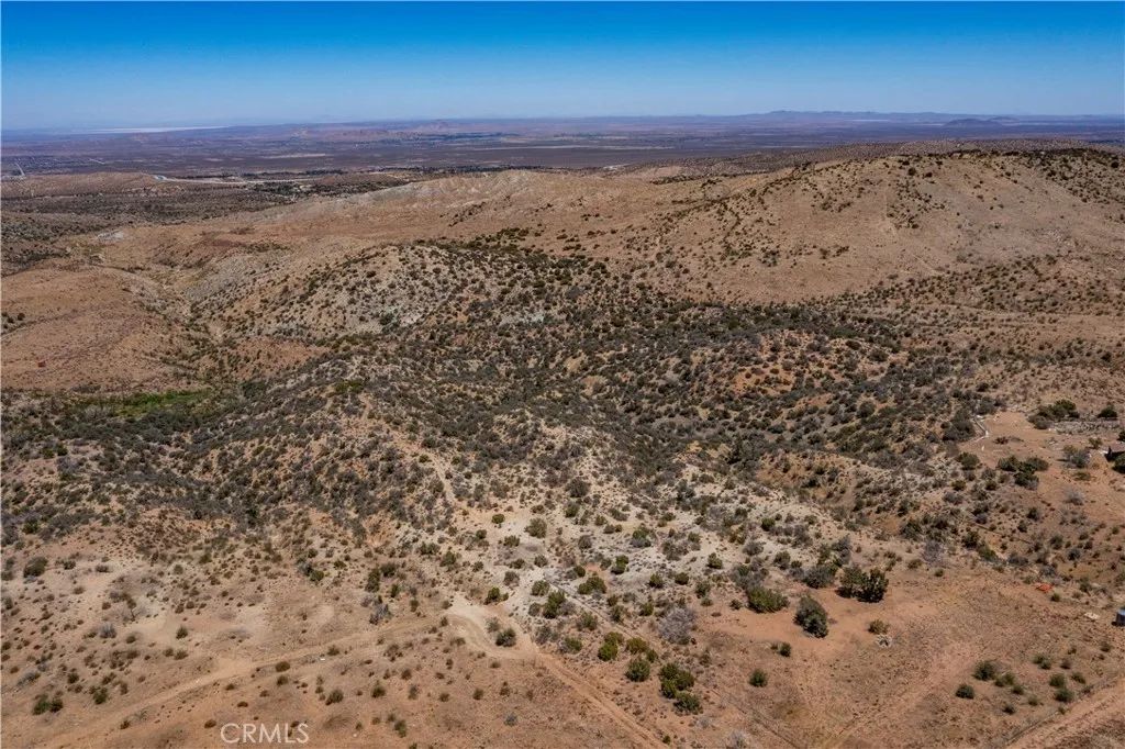 28 118th East, Littlerock, CA 93543