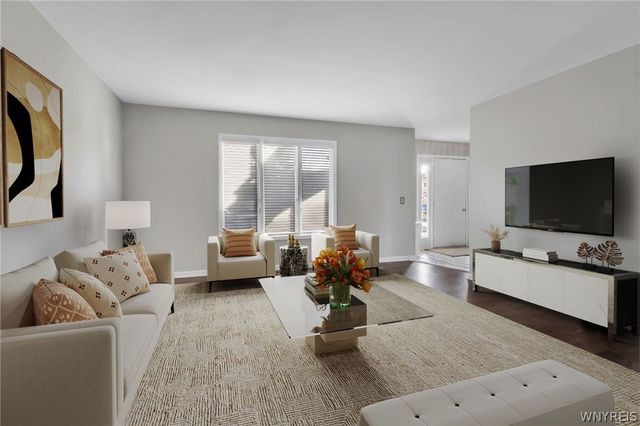 8 Amsley Ct, Amherst, NY 14051