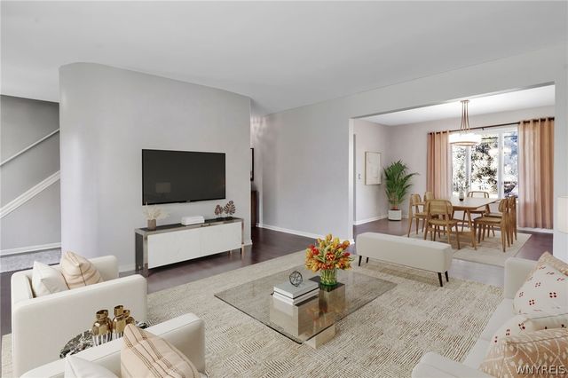 8 Amsley Ct, Amherst, NY 14051