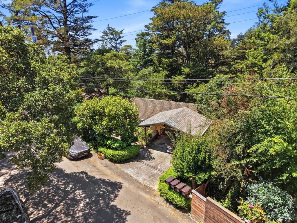 Image 15 of property listing at 7020 Saroni Drive, Oakland, CA 94611