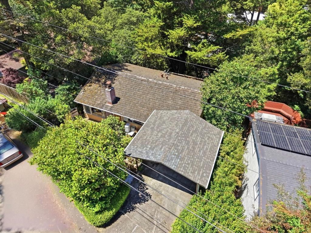 Image 3 of property listing at 7020 Saroni Drive, Oakland, CA 94611
