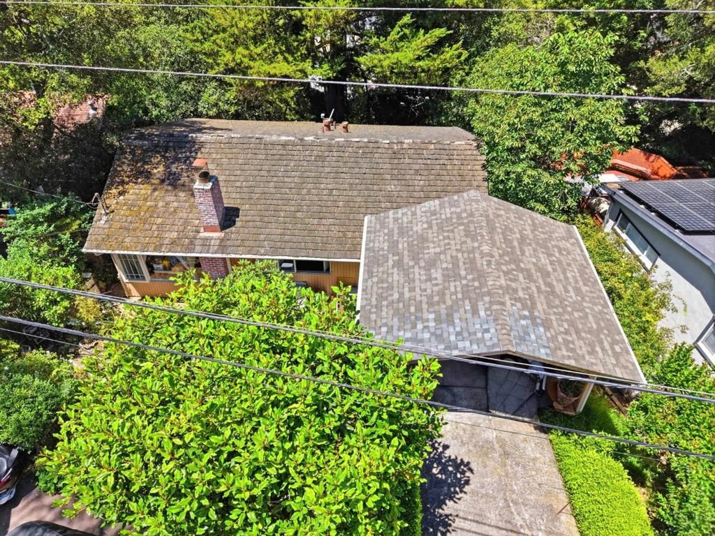 Image 4 of property listing at 7020 Saroni Drive, Oakland, CA 94611