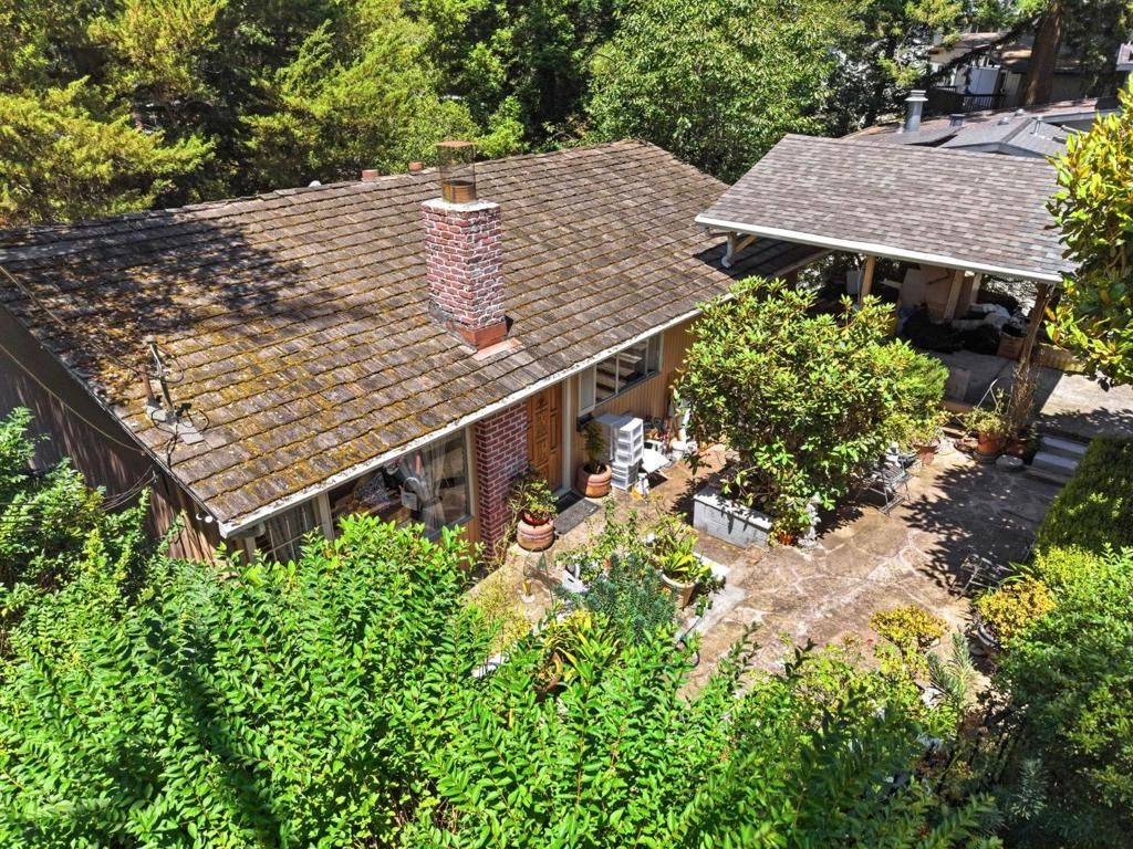 Image 7 of property listing at 7020 Saroni Drive, Oakland, CA 94611
