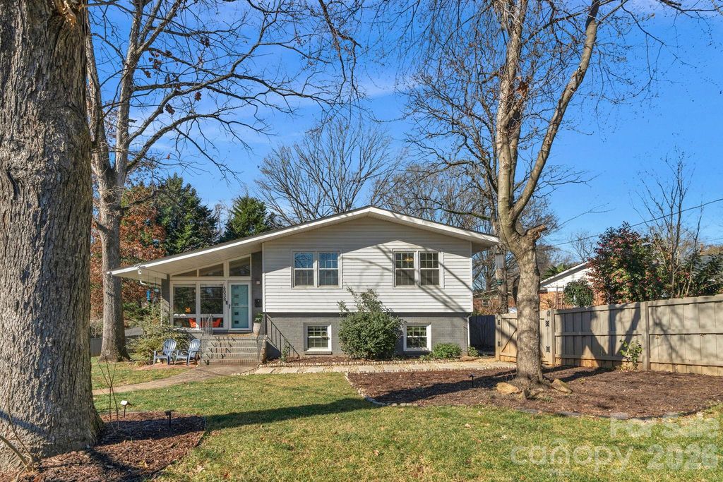 6038 Netherwood Drive, Charlotte, NC 28210