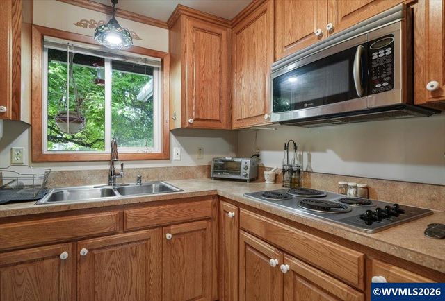 2215 NW Circle Bl, Corvallis, OR 97330