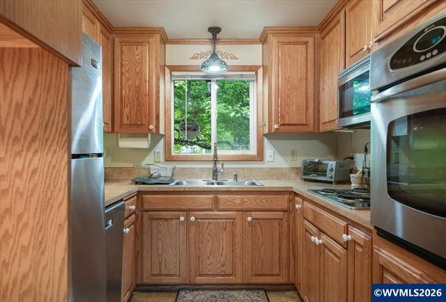 2215 NW Circle Bl, Corvallis, OR 97330