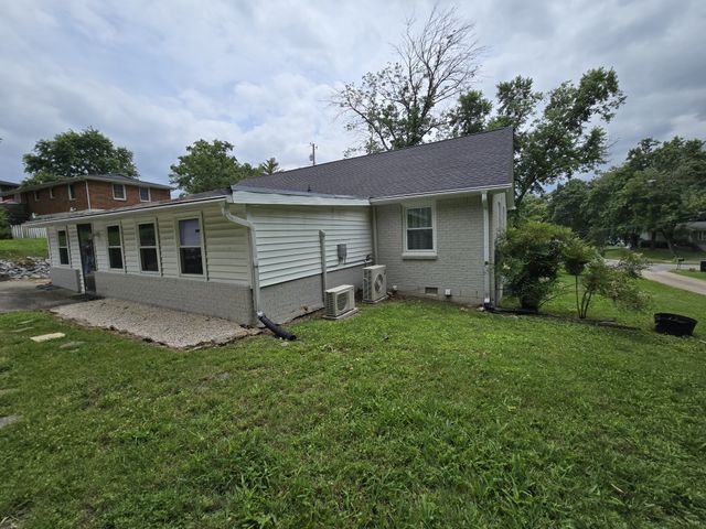 146 Cranwill Dr, Hendersonville, TN 37075