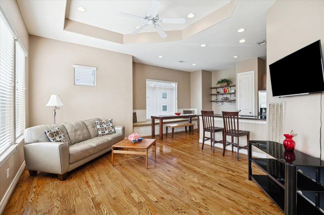 3878 Center Street, Houston, TX 77007