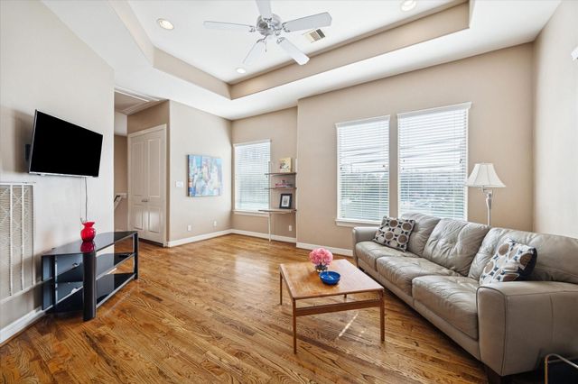 3878 Center Street, Houston, TX 77007